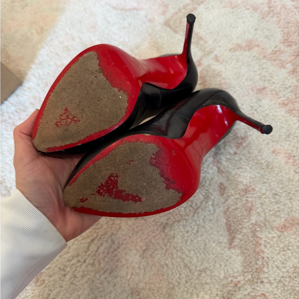 Christian Louboutin Black Heels with Red Dust Bag - Picture 2 of 2